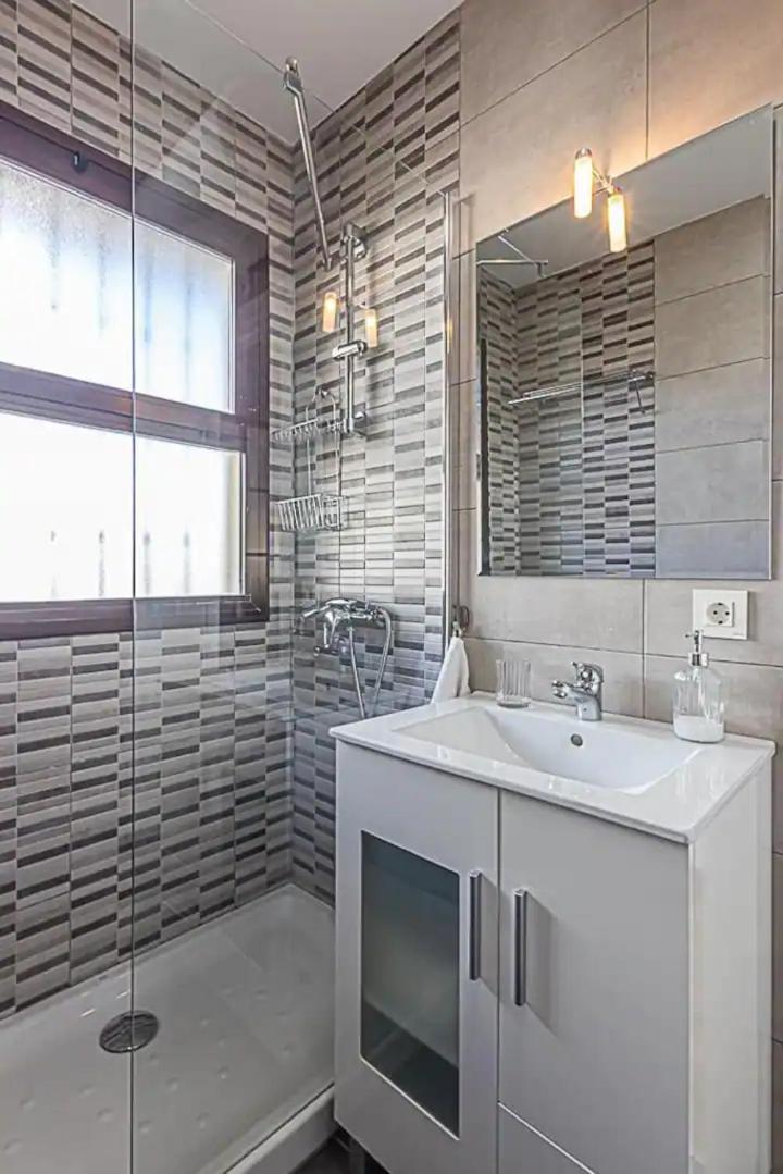 Encantador Apartamento En Primera Linea De Playa Benalmádena Esterno foto
